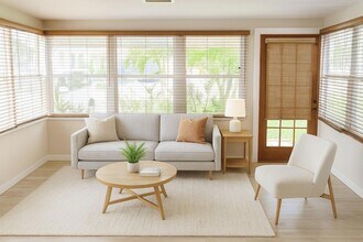 Building Photo - 904 SE 13th St