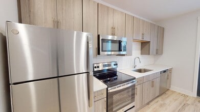 Diamond Kitchen - Factory 52 Apartments