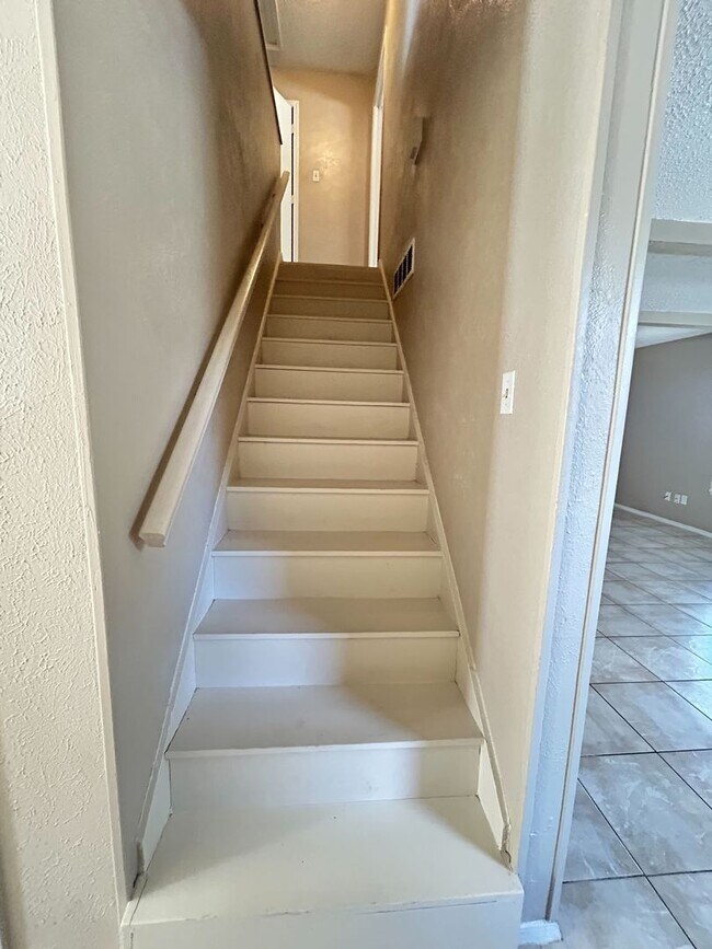 Foto del edificio - Well-Maintained 3-Bed / 2.5-Bath Home in Central Arlington