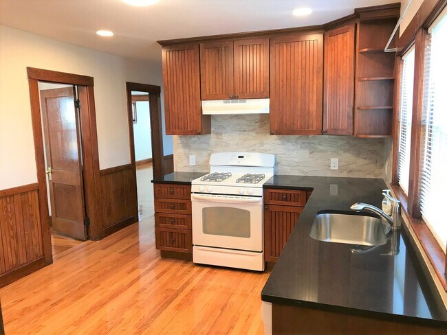 Building Photo - 3 Edgar Ct