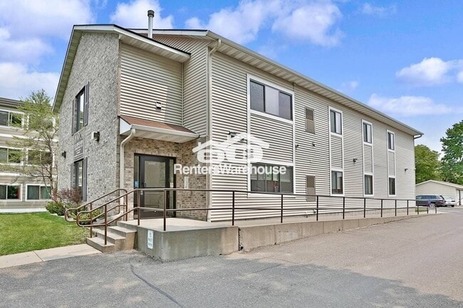 Building Photo - 918 17th Ave SE