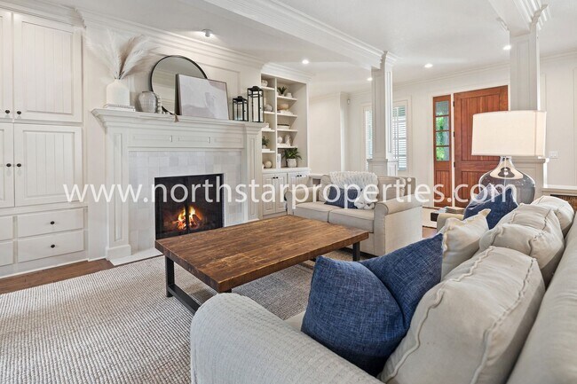 Foto del edificio - Custom Built Lake Oswego Home Near Lakerid...