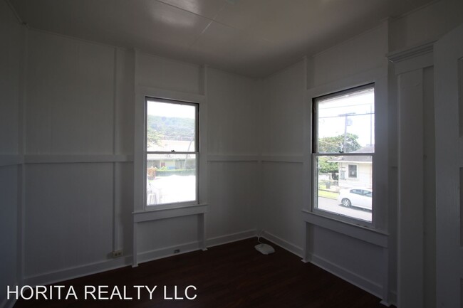 Building Photo - 3 br, 1 bath House - 2302 Pauoa Rd.