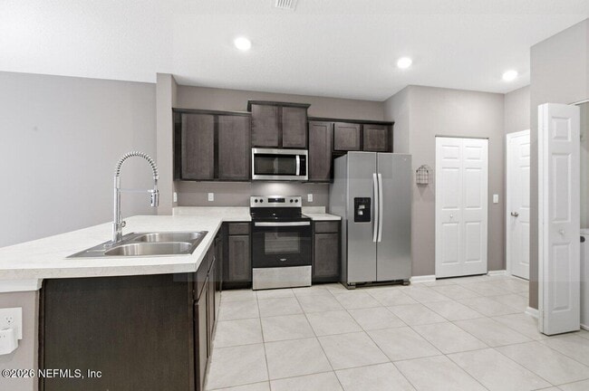 Building Photo - 836 Observatory Pkwy