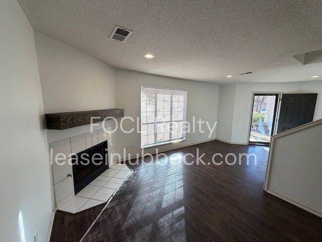 Foto del edificio - 8302 Raleigh Ave