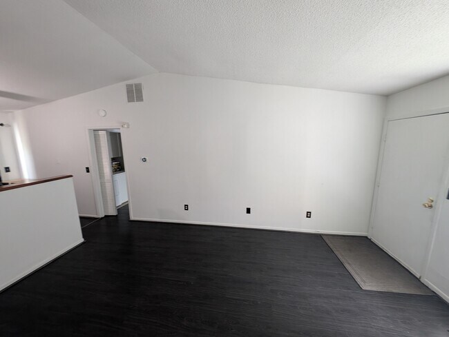 Building Photo - 785 Plant Dr