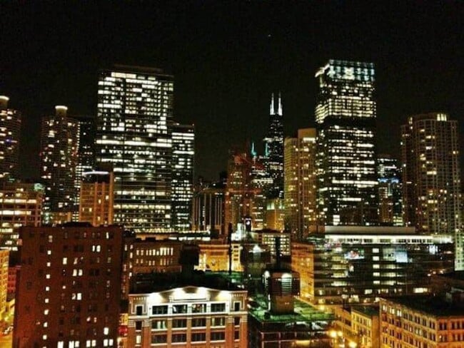 Building Photo - 600 N Dearborn St