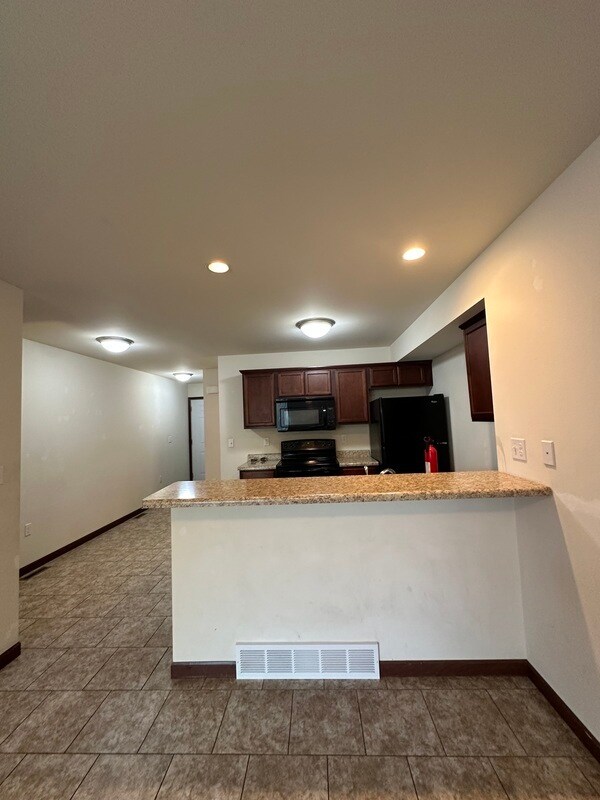 Foto del edificio - 1121 Prairie Rose Dr SW