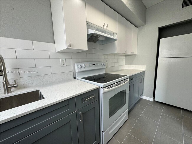 Foto del edificio - 8444 NW 4th Ave