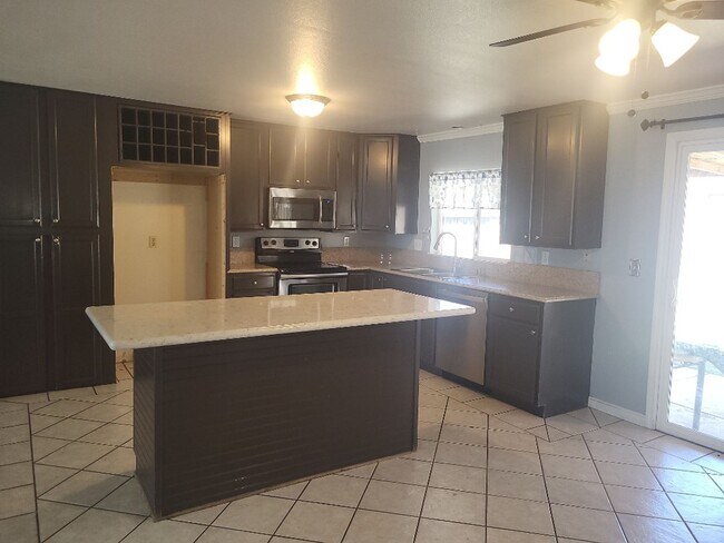 Foto del edificio - 2956 Waterfield Drive - 3BR, 2BA house in ...