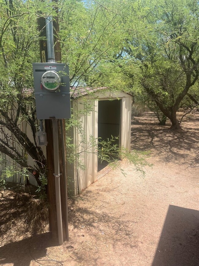 Building Photo - Cozy remodeled 2 Bedroom 1 Bathroom Cottag...