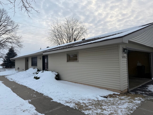 Building Photo - 14913 Echo Way