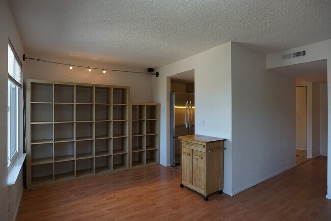 Foto del edificio - 323 75th St SE