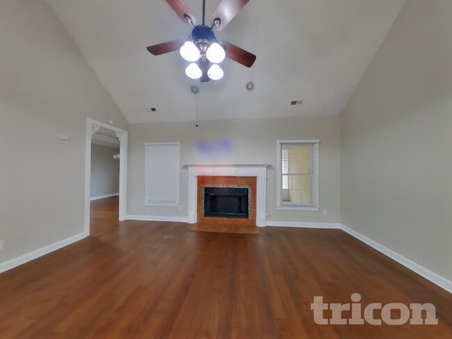 Building Photo - 20 Braves Pl