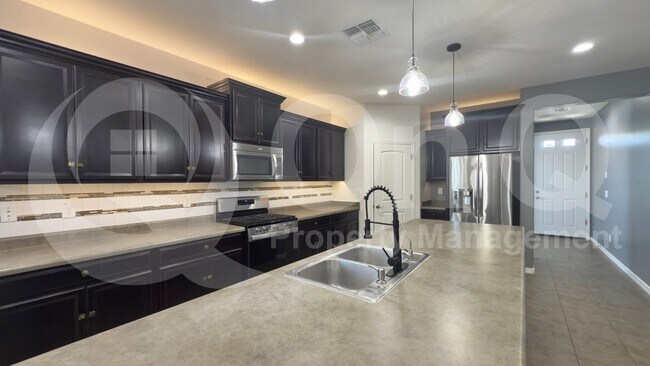 Foto del edificio - 41601 W Elm Dr