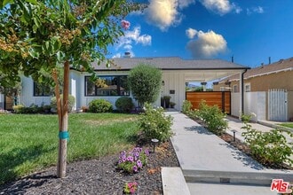 Building Photo - 830 N Reese Pl