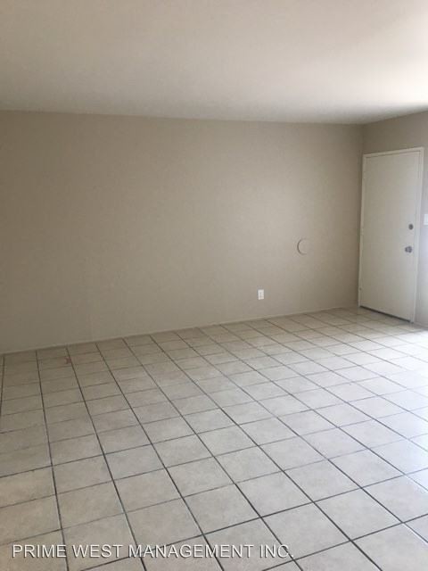 Building Photo - 9045-9055 Orion Ave