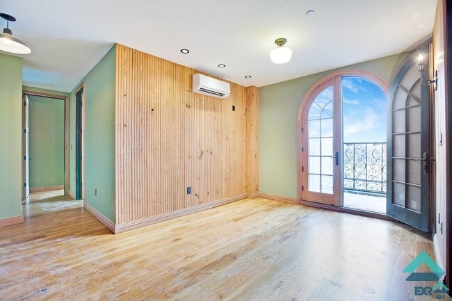 Foto del edificio - 335 Saint Nicholas Ave