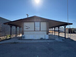 Building Photo - 1900 Granada Dr