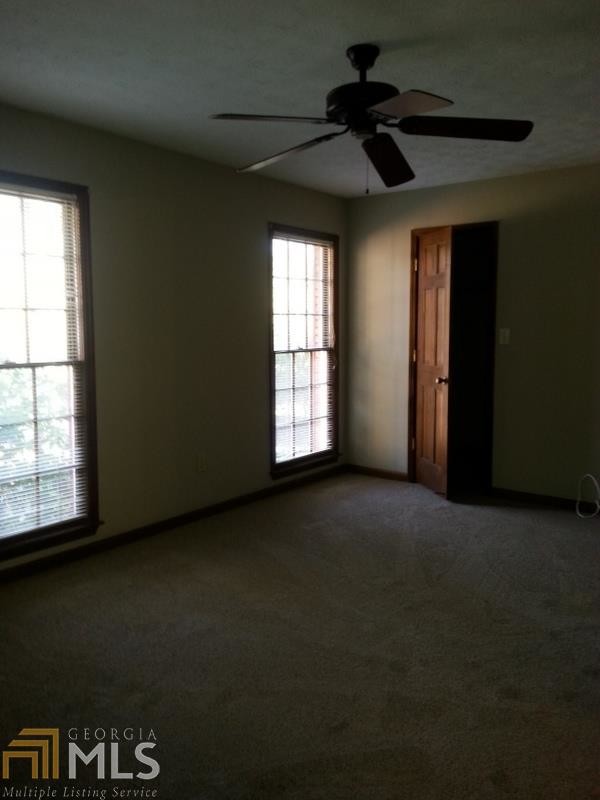 Foto del edificio - 375 Hilo Rd