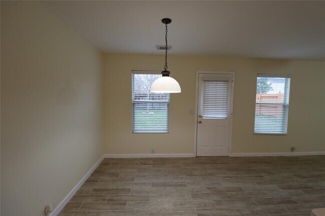 Foto del edificio - 3319 Dartmouth Field Ln