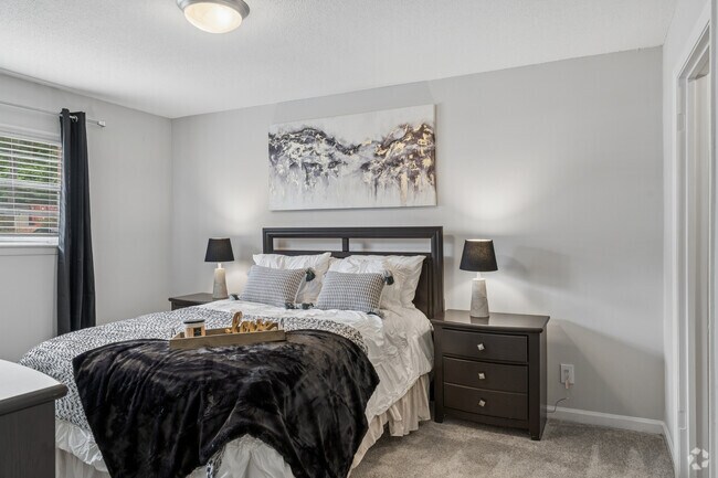 Majestic - 2 habitaciones, 1 baño - 900 pies cuadrados - Dormitorio principal - Royal Park - Students save up to 10%!