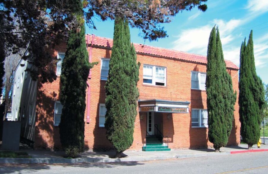 206 2nd St - Marianna Apartments