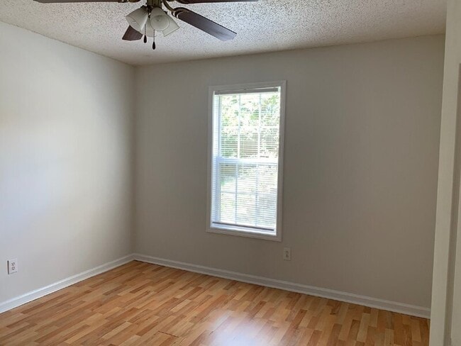 Foto del edificio - 56 Tribune Ave SW