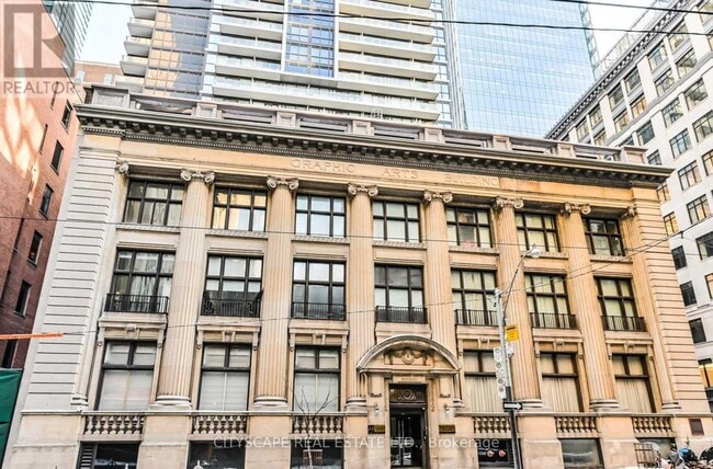 Building Photo - 73 Richmond St W
