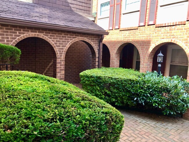 Foto del edificio - 900 24th St NW