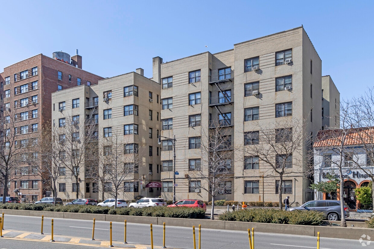 Primary Photo - 1015 Grand Concourse