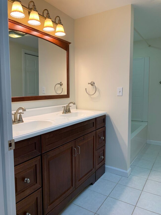 Foto del edificio - Beautiful 3bed/2.5 bath in Southside