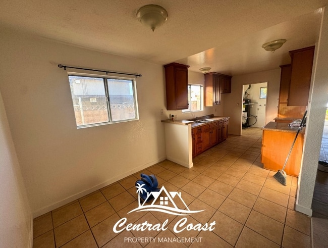 Foto del edificio - 0 W Camino Colegio