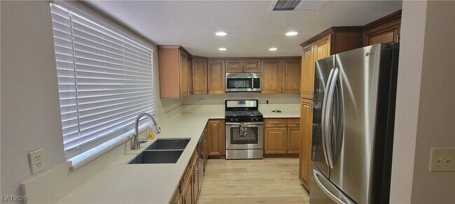 Foto del edificio - 2701 Beachside Ct