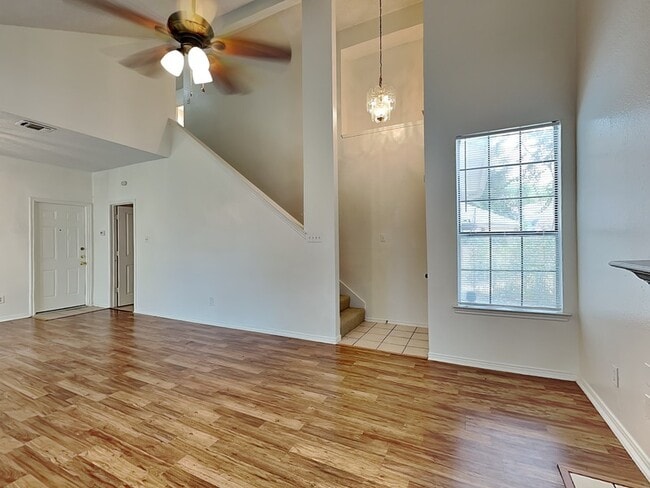 Building Photo - 1012 Garden Trail