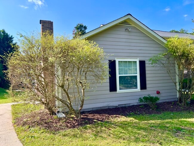 Building Photo - 2614 Dorian Dr.