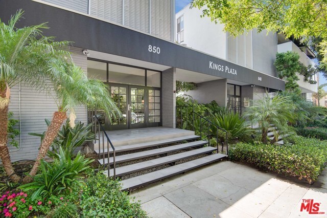 Building Photo - 850 N Kings Rd