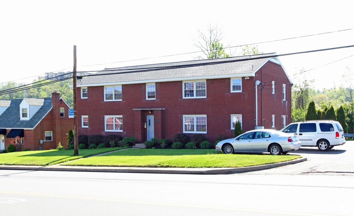 1308 Washington Pike, Bridgeville, PA 15017 Apartments in Bridgeville