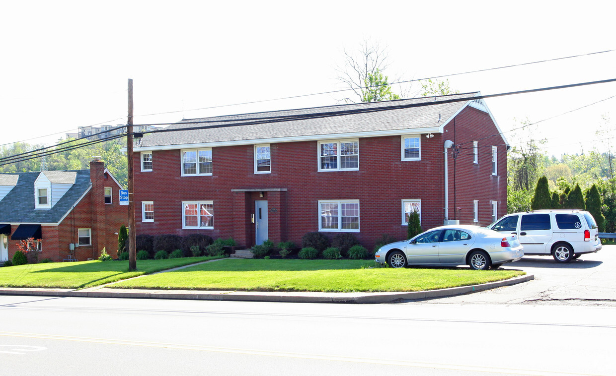 Primary Photo - 1308 Washington Pike