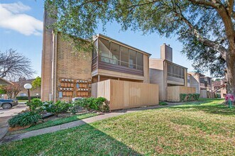 Building Photo - 10555 Turtlewood Ct