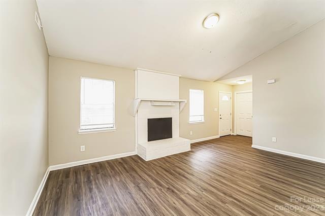 Foto del edificio - 5524 Cottage Cove Ln