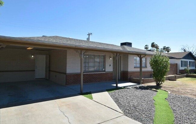 Photo - 2308 W Freeway Ln House