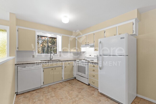 Foto del edificio - 7805 E Upriver Dr