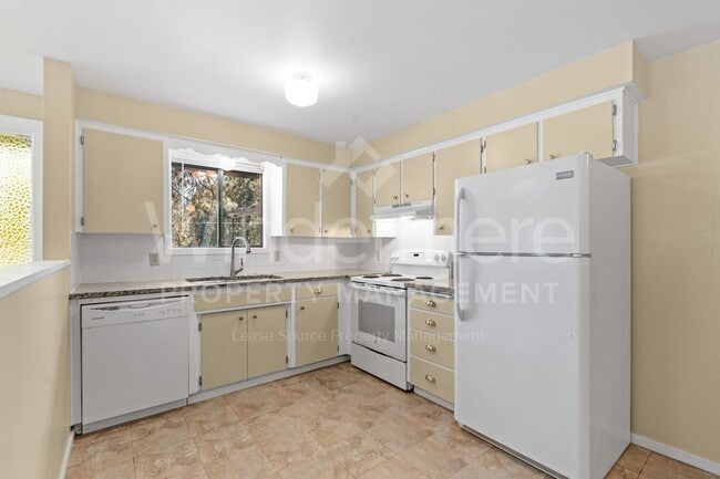 Building Photo - 7805 E Upriver Dr
