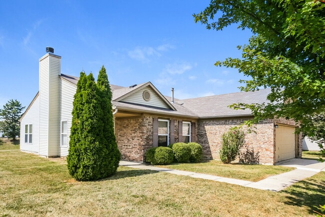 Building Photo - 5768 N Peppereel Way