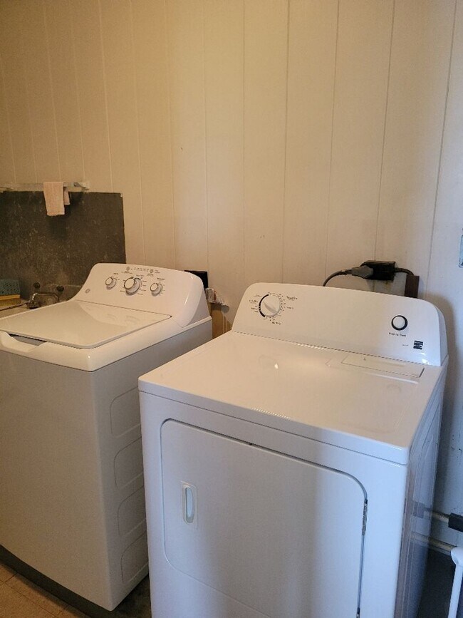 Foto del edificio - Beautiful 3BD 2BA in Waiakea Area