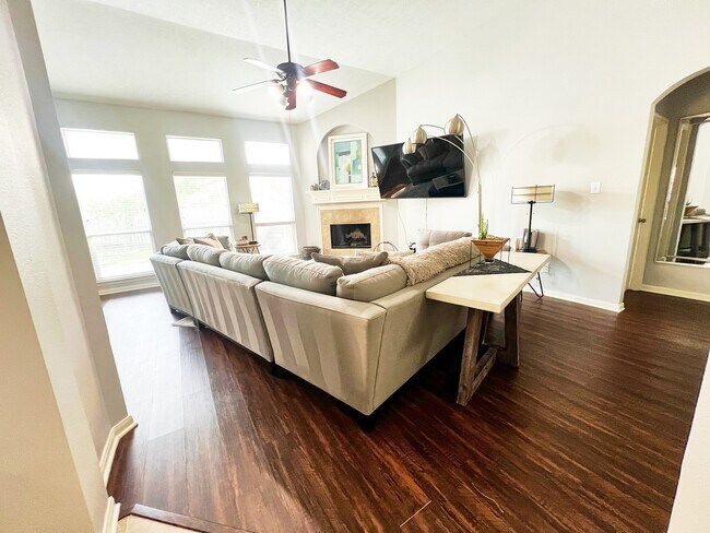 Foto del edificio - 7427 Parkcross Pl