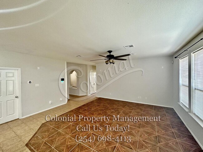 Foto del edificio - 5403 Golden Gate Dr
