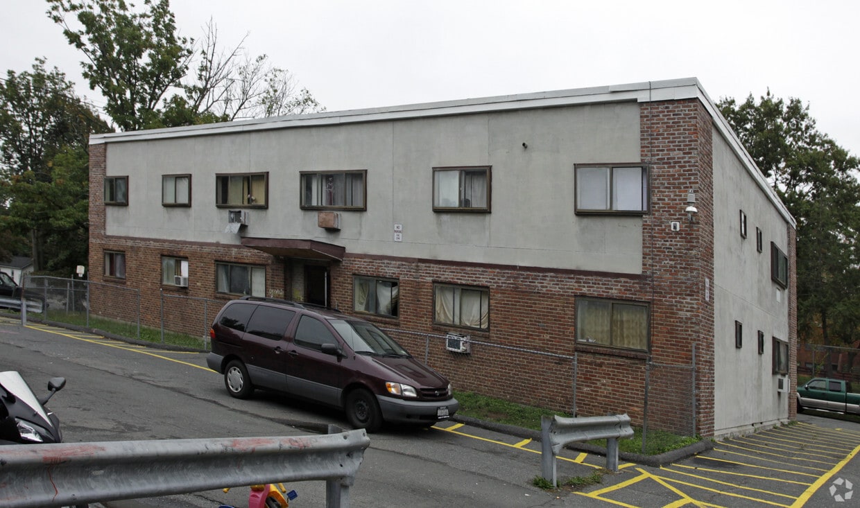 Primary Photo - 60 Bethune Blvd