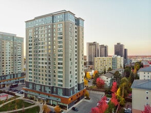 Building Photo - Hespeler House - Student Living